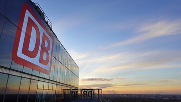 DB192550 Bahntower - DB-Logo