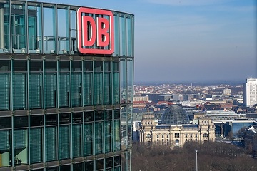 DB274818 DB Konzernzentrale - BahnTower Berlin