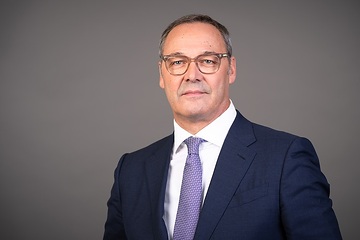 DB288038 Bernhard Osburg