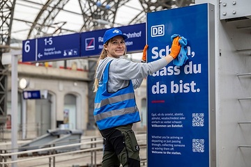 DB298538 Frühjahrsputz im Hbf Dresden