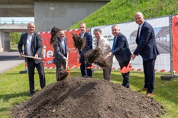 DB299384 Start für Bau eines neuen barrierefreien Bahnhofs in Leuna
