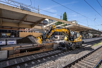 DB300492 