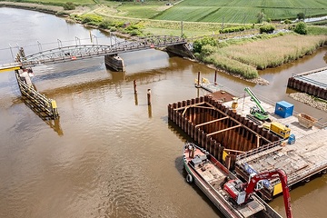 DB300777 Bau der neuen Huntebrücke Elsfleth