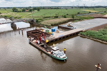DB300781 Bau der neuen Huntebrücke Elsfleth