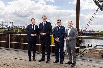 DB300786 Baustart für neue Huntebrücke Elsfleth