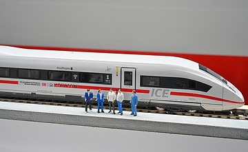 DB301357 ICE auf den Namen "Knuffingen" getauft
