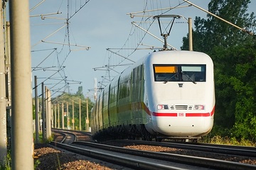 DB301984 Nach der Korridorsanierung rollen die Züge wieder