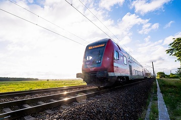 DB301989 Nach der Korridorsanierung rollen die Züge wieder