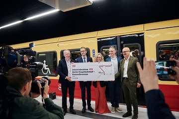 DB302015 S-Bahn-Linie S15 in Betrieb