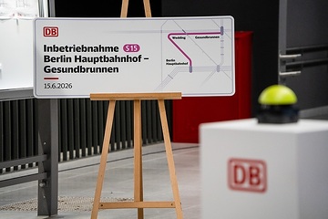DB302023 Berlin Hbf - Eröffnung S15