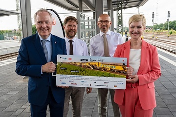 DB302178 Schneller unterwegs zwischen Ludwigslust und Parchim 