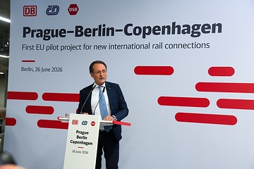 DB302698 In Kooperation von DB, ČD und DSB: drei europäische Hauptstädte über die Schiene direkt miteinander verbunden 