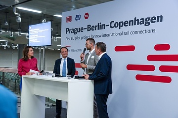 DB302704 In Kooperation von DB, ČD und DSB: drei europäische Hauptstädte über die Schiene direkt miteinander verbunden 