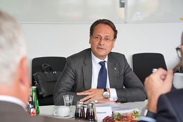 DB303236 Endspurt beim größten ICE-Instandhaltungswerk der DB