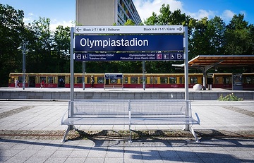 DB303243 Bahnhof Berlin Olympiastadion