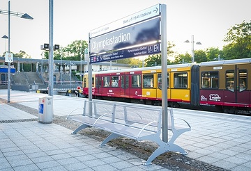 DB303248 Bahnhof Berlin Olympiastadion