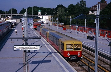 DB303549 S-Bahnhof Olympiastadion im Jahr 1999