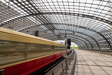 DB303990 Berliner S-Bahn auf der Stadtbahn