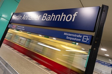 DB303995 Berliner S-Bahn auf der Nord-Süd-Strecke