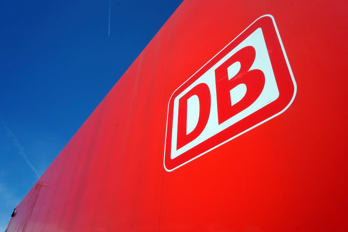 DB154659 DB-Logo an einer Vectron