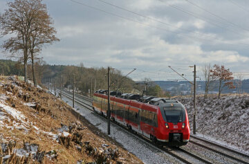 Ein Talent 2 Baureihe 442 der S-Bahn Nürnberg bei Ansbach