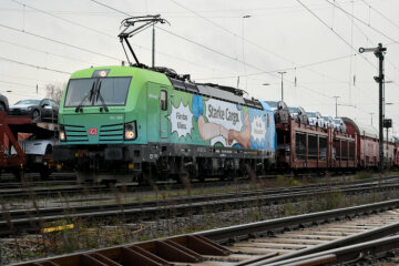 DB Cargo Vectron Baureihe 193 wirbt für "Starke Cargo." / "Strong Cargo." Ein Einsatzgebiet - die Traktion im grenzüberschreitenden Güterverkehr von DB Cargo auf dem West-Ost-Korridor.