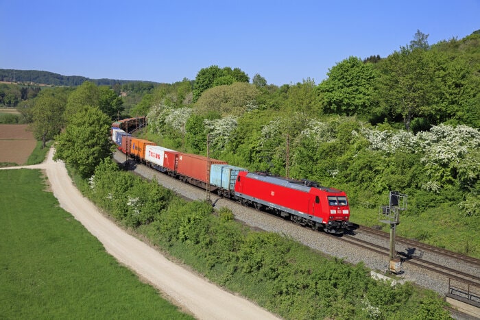 DB201712 DB Cargo unterwegs zwischen Kreiensen und Salzderhelden