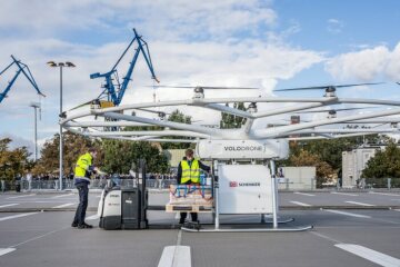 DB Schenker und Volocopter zeigen auf dem ITS World Congress 2021 die elektrische Schwerlastdrohne VoloDrone