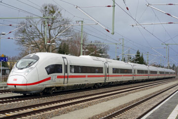 ICE 3neo Baureihe 408 (Velaro). Die ICE 3 Baureihe 408 sind ab Fahrplanwechsel im Dezember 2022 Bestandteil der ICE-Flotte des DB Fernverkehr.