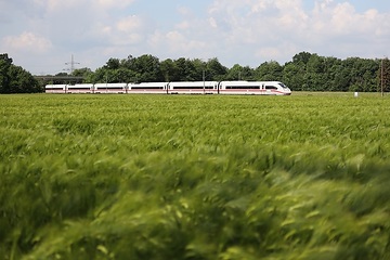 ICE 4 Baureihe 412 des DB Fernverkehr bei Stadthagen unterwegs