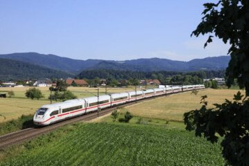 Strecke Mannheim-Basel - DB Fernverkehr mit ICE 4 Baureihe 412 als ICE 274 zwischen Denzlingen und Kollmarsreuthe
