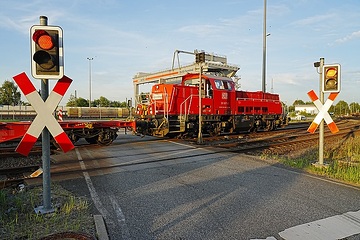 DUSS-Terminal Hamburg-Billwerder - DB Cargo mit Lok der Baureihe 261 beim rangieren im Terminalbereich