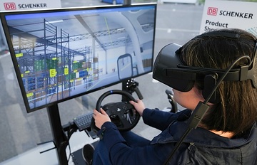 DB Schenker Product Show: „Creating digital added value“ Virtual training on a forklift