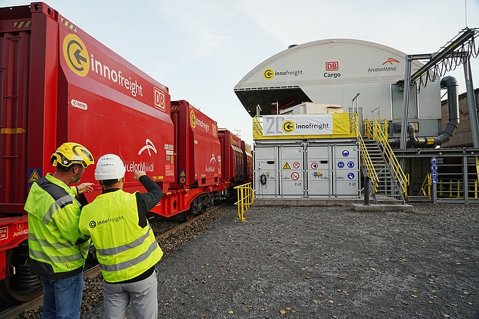 DB228100 DB Cargo geht neue Wege bei der Entladung von Eisenerz bei ArcelorMittal