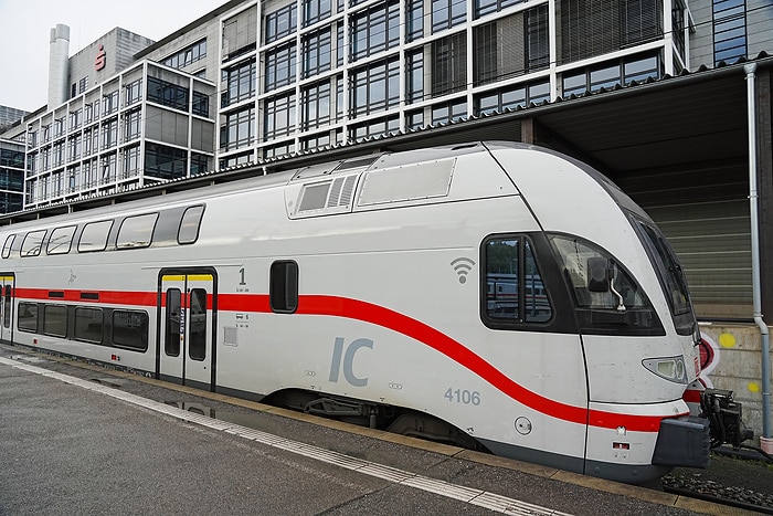 DB230210 Intercity 2 - Baureihe ET 4010 - für den Einsatz auf der Gäubahn