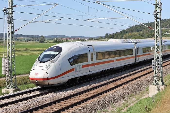 DB243928 Ein ICE 3 Baureihe 407 bei Oberdachstetten