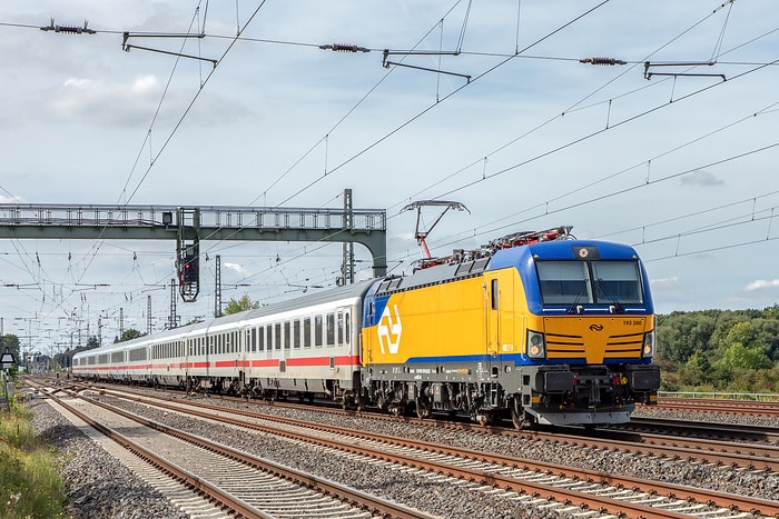 DB244952 Ohne Lokwechsel von Amsterdam nach Berlin