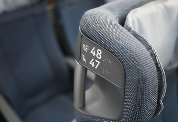 Neues ICE-Innendesign - 2. Klasse im ICE 3neo - Detail Sitzplatznummer