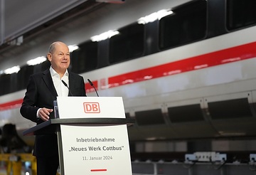 Eröffnung Neues Werk Cottbus am 11.01.2024 Bundeskanzler Olaf Scholz bei seiner Rede