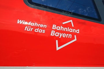 Details am ET 1463, ein Siemens-Mireo für den "Donau-Isar-Express" der DB Regio Bayern.