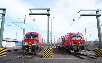 Hybrid-Lok für den Einsatz bei DB Cargo. Die Zweikraftlok kann einfach zwischen elektrischem und Dieselbetrieb wechseln.