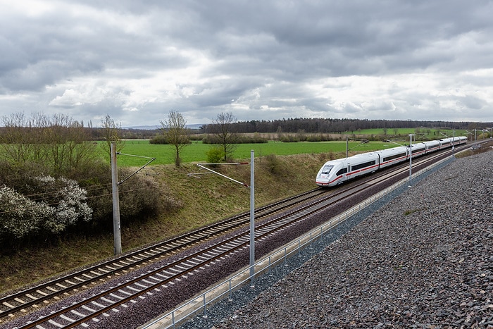 DB253027 Starke Schiene in der Region: Bahnstrecke Weddeler Schleife jetzt zweigleisig befahrbar   
