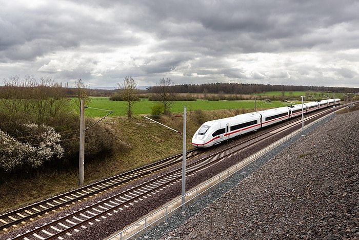 DB253395 Starke Schiene in der Region: Bahnstrecke Weddeler Schleife jetzt zweigleisig befahrbar   