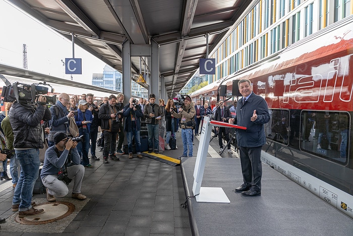 DB253755 Mehr Komfort für Reisende nach Österreich und Italien: Der Railjet der neuen Generation
