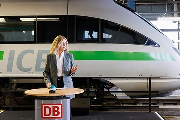 (Hannover, 10. April 2024) Die Deutsche Bahn (DB) baut ihr Werk Hannover Pferdeturm für rund 140 Millionen Euro zum ICE-Werk aus. Ute Plambeck, DB Konzernbevollmächtigte für Niedersachsen und Bremen