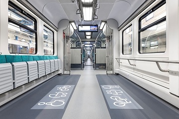 Modernisierte ET 424 für die S-Bahn Köln - Mehrzweckabteil
