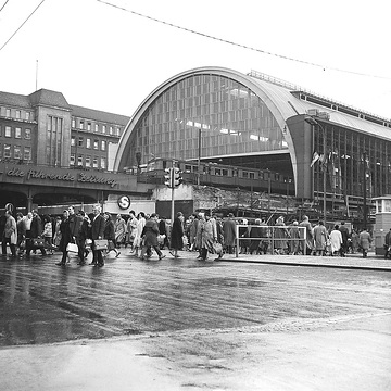 100 Jahre S-Bahn Berlin - Umbauarbeiten am Bahnhof Berlin Alexanderplatz: Brücke Rathausstraße, Blick von Nordost