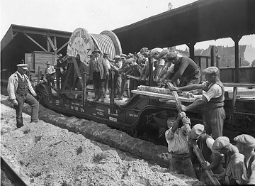 100 Jahre S-Bahn Berlin - S-Bahn-Elektrifizierung in Berlin: Kabellegung in Spandau West; ca.1927