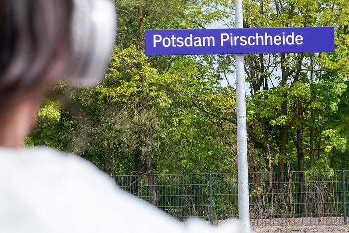 DB255136 Bahnhof Potsdam Pirschheide - neuer, rumdum modernisierter Umsteigeknoten mit BER-Anschluss