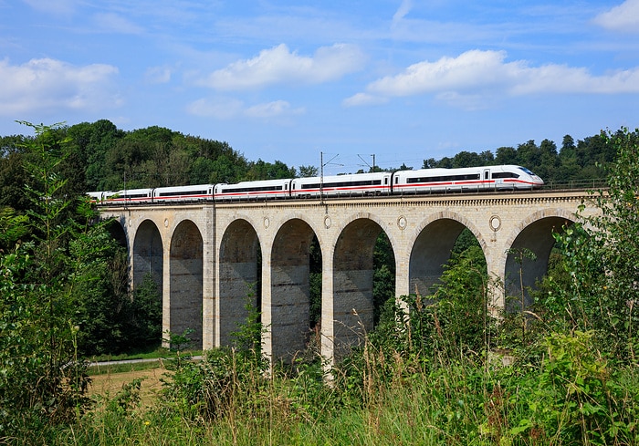 DB276063 Dune-Viadukt mit ICE 4